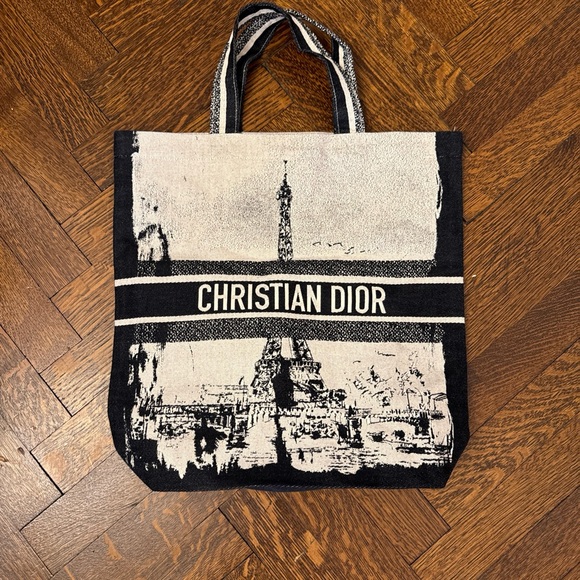 NEW Christian Dior Rare NYC Paris VIP Exclusive Tote Fall 2024 - Picture 4 of 11